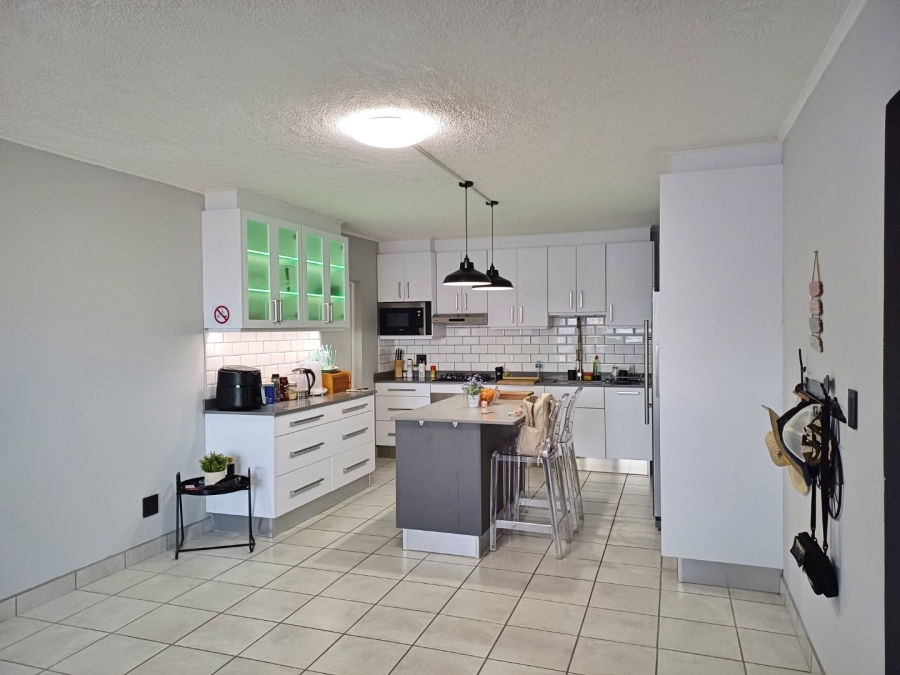 2 Bedroom Property for Sale in Hartenbos Heuwels Western Cape